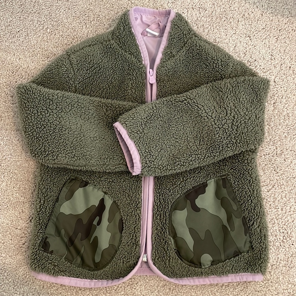 GAP Camo Green & Lavender Zip Up Jacket. Girls Size 5.